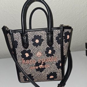 NWOT/nwt Kate spade floral canvas mini Ella tote and matching card case wallet